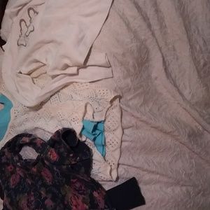 3 bundled long sleeve shirts < tank top free